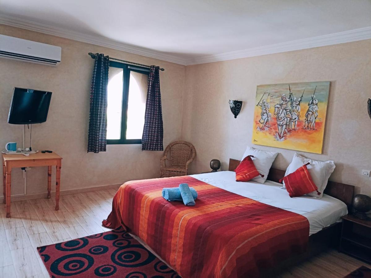 Les Jardins D Amizmiz 6 Piscines Bed & Breakfast Wawizelte Ngoại thất bức ảnh