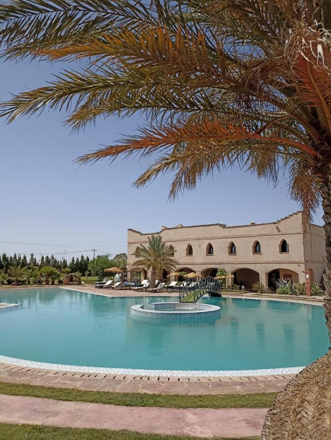 Les Jardins D Amizmiz 6 Piscines Bed & Breakfast Wawizelte Ngoại thất bức ảnh