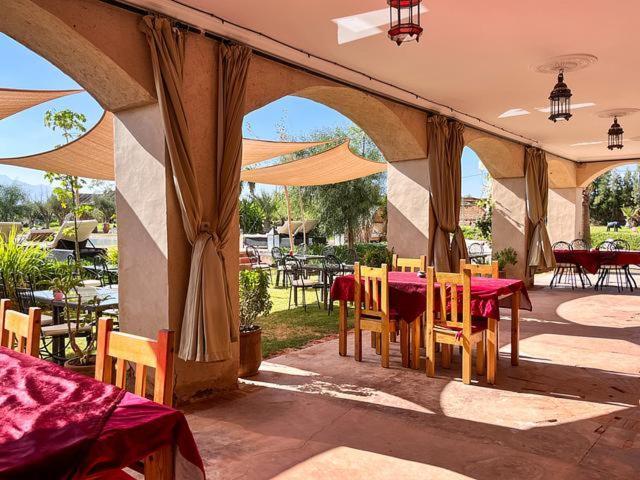 Les Jardins D Amizmiz 6 Piscines Bed & Breakfast Wawizelte Ngoại thất bức ảnh