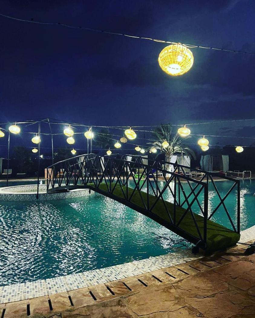 Les Jardins D Amizmiz 6 Piscines Bed & Breakfast Wawizelte Ngoại thất bức ảnh