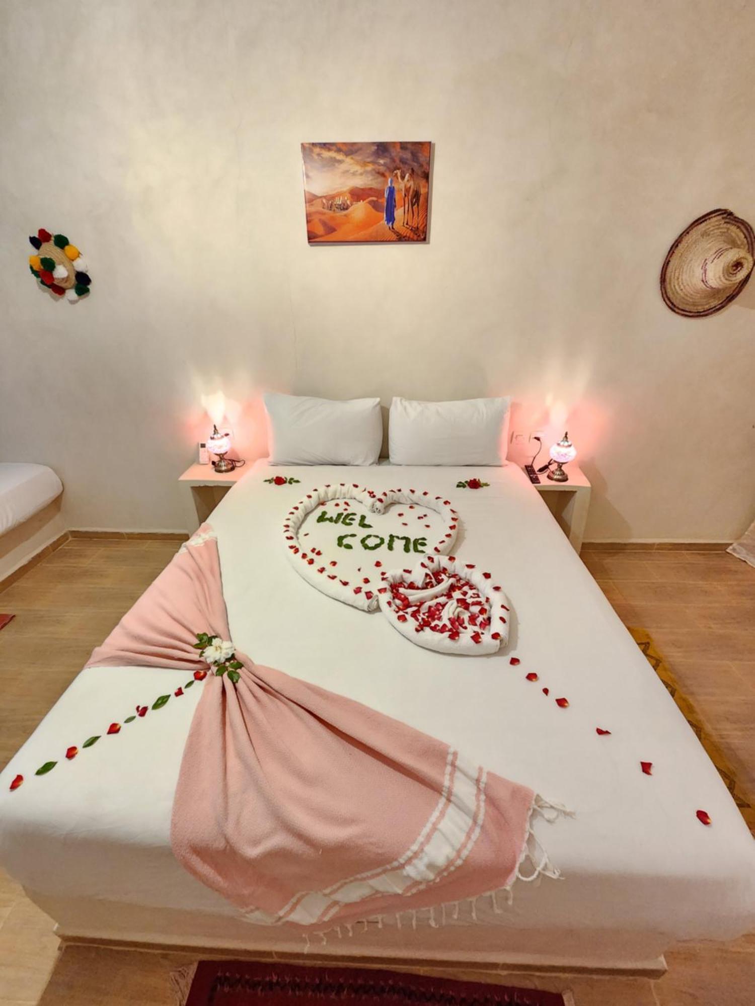 Les Jardins D Amizmiz 6 Piscines Bed & Breakfast Wawizelte Ngoại thất bức ảnh