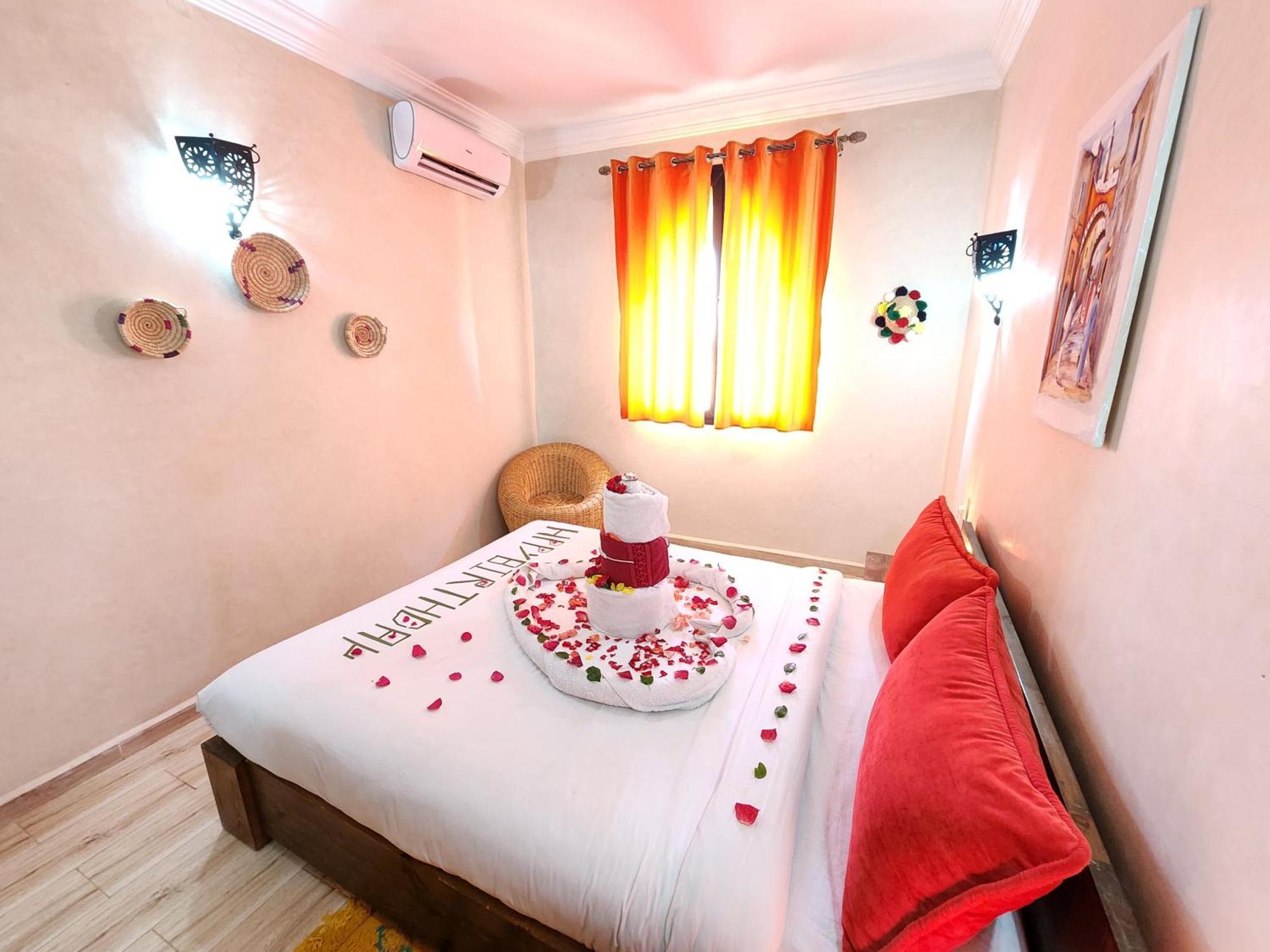 Les Jardins D Amizmiz 6 Piscines Bed & Breakfast Wawizelte Ngoại thất bức ảnh