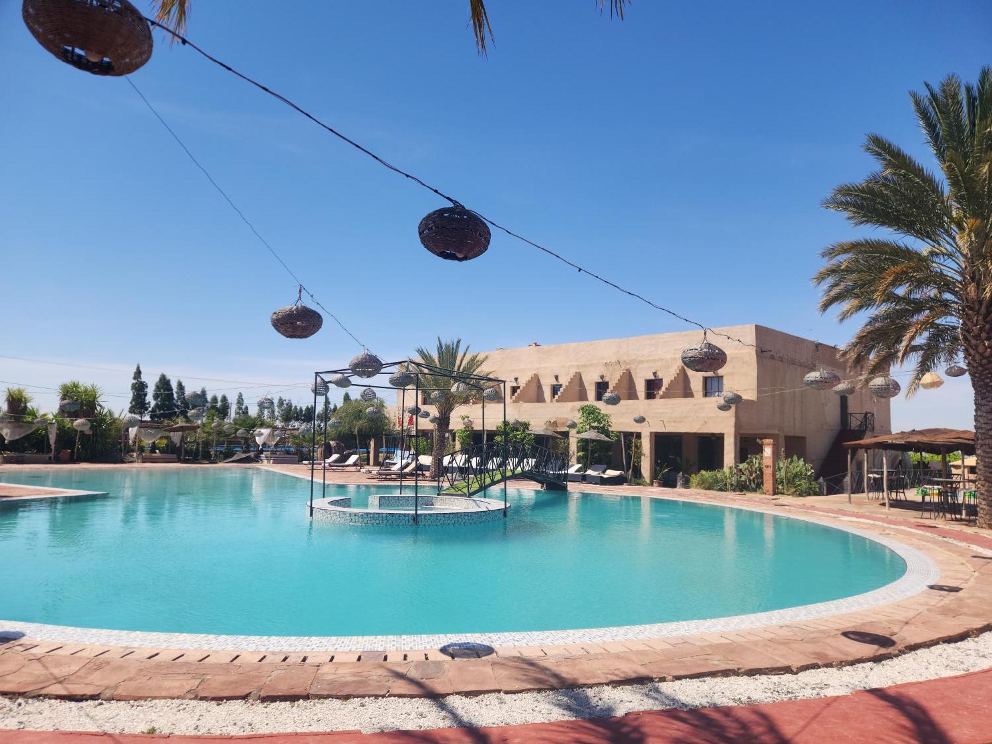 Les Jardins D Amizmiz 6 Piscines Bed & Breakfast Wawizelte Ngoại thất bức ảnh