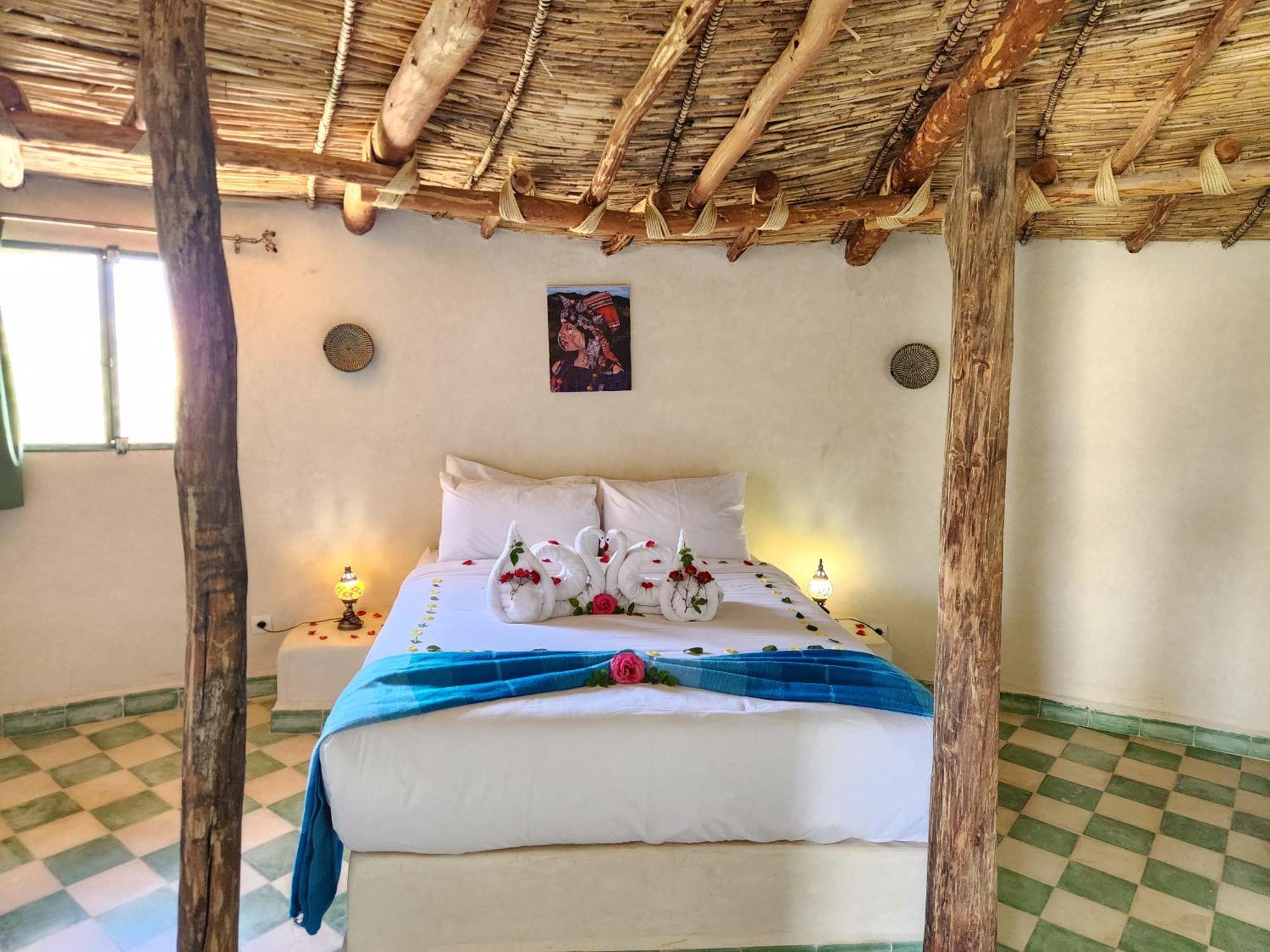 Les Jardins D Amizmiz 6 Piscines Bed & Breakfast Wawizelte Ngoại thất bức ảnh