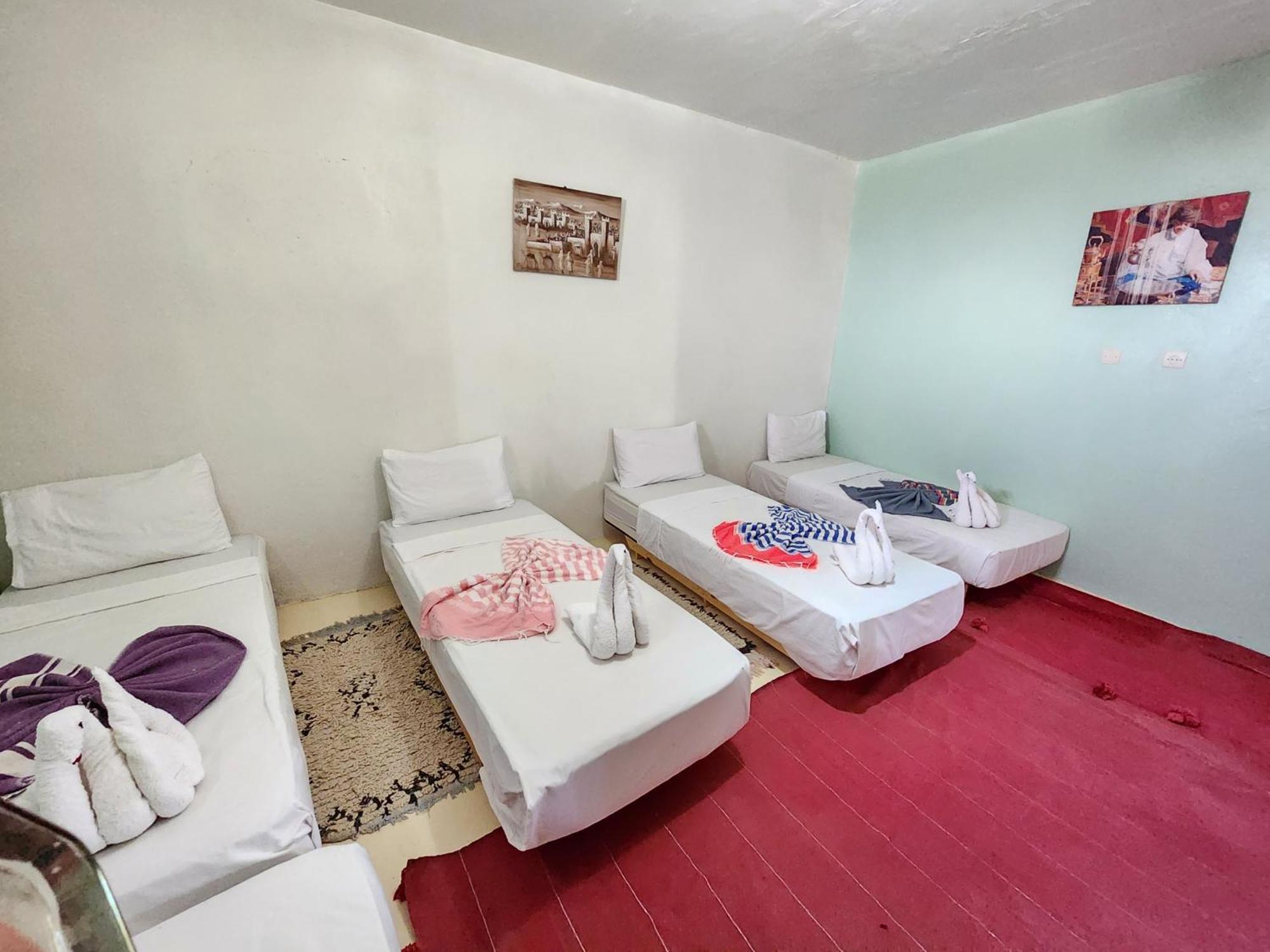 Les Jardins D Amizmiz 6 Piscines Bed & Breakfast Wawizelte Ngoại thất bức ảnh